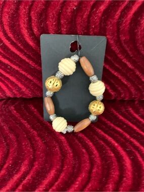 Les Trouve-Tout d'En Haut , handmade beaded,  2 tonewood ,gold & silver